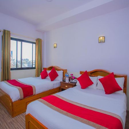 Oyo 255 White Zambala Hotel Катманду Екстериор снимка