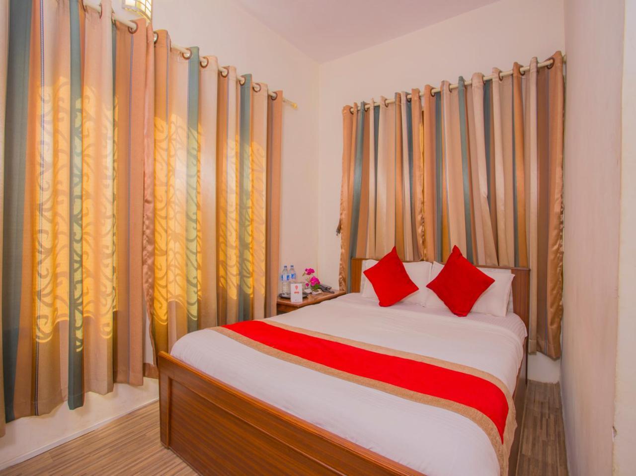 Oyo 255 White Zambala Hotel Катманду Екстериор снимка