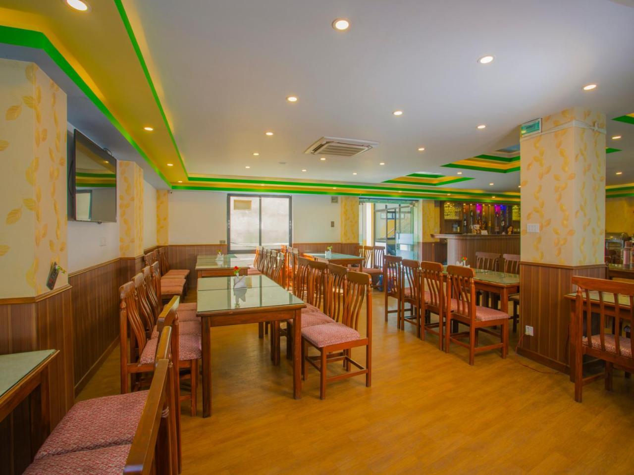 Oyo 255 White Zambala Hotel Катманду Екстериор снимка