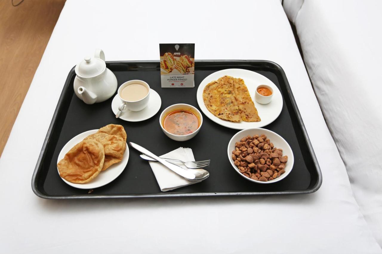 Oyo 255 White Zambala Hotel Катманду Екстериор снимка