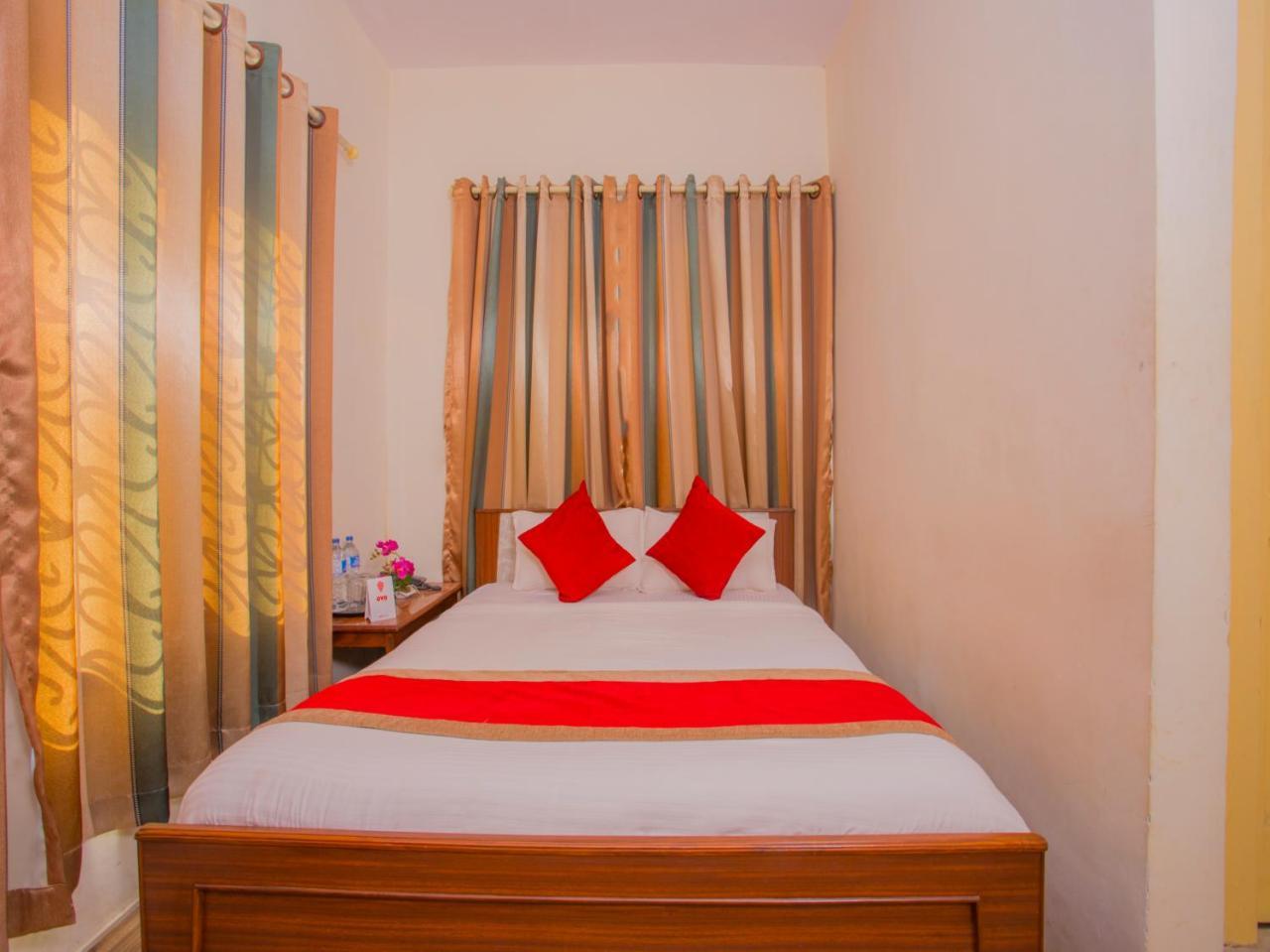 Oyo 255 White Zambala Hotel Катманду Екстериор снимка
