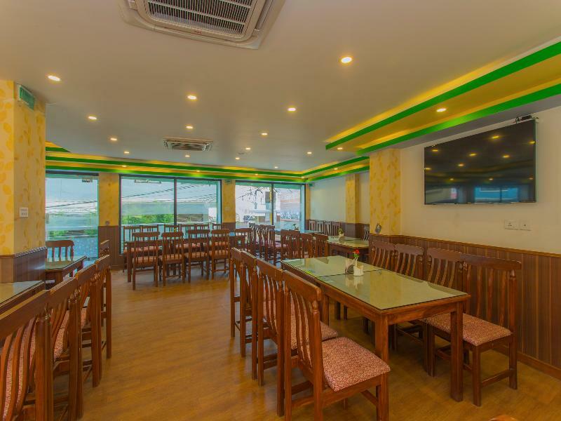 Oyo 255 White Zambala Hotel Катманду Екстериор снимка