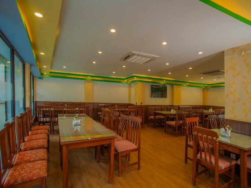Oyo 255 White Zambala Hotel Катманду Екстериор снимка