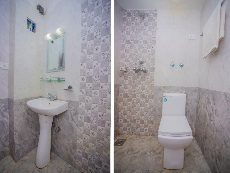 Oyo 255 White Zambala Hotel Катманду Екстериор снимка